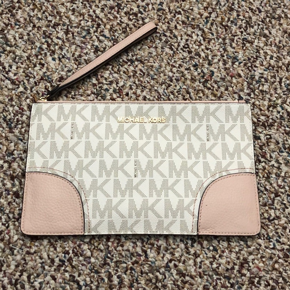 Michael Kors Wristlet